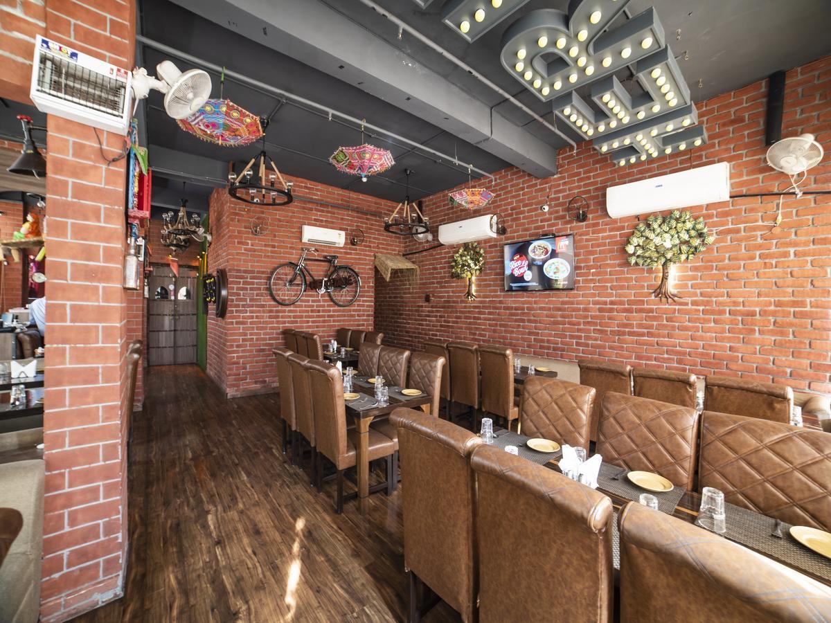 Red Inn 구르가온 외부 사진